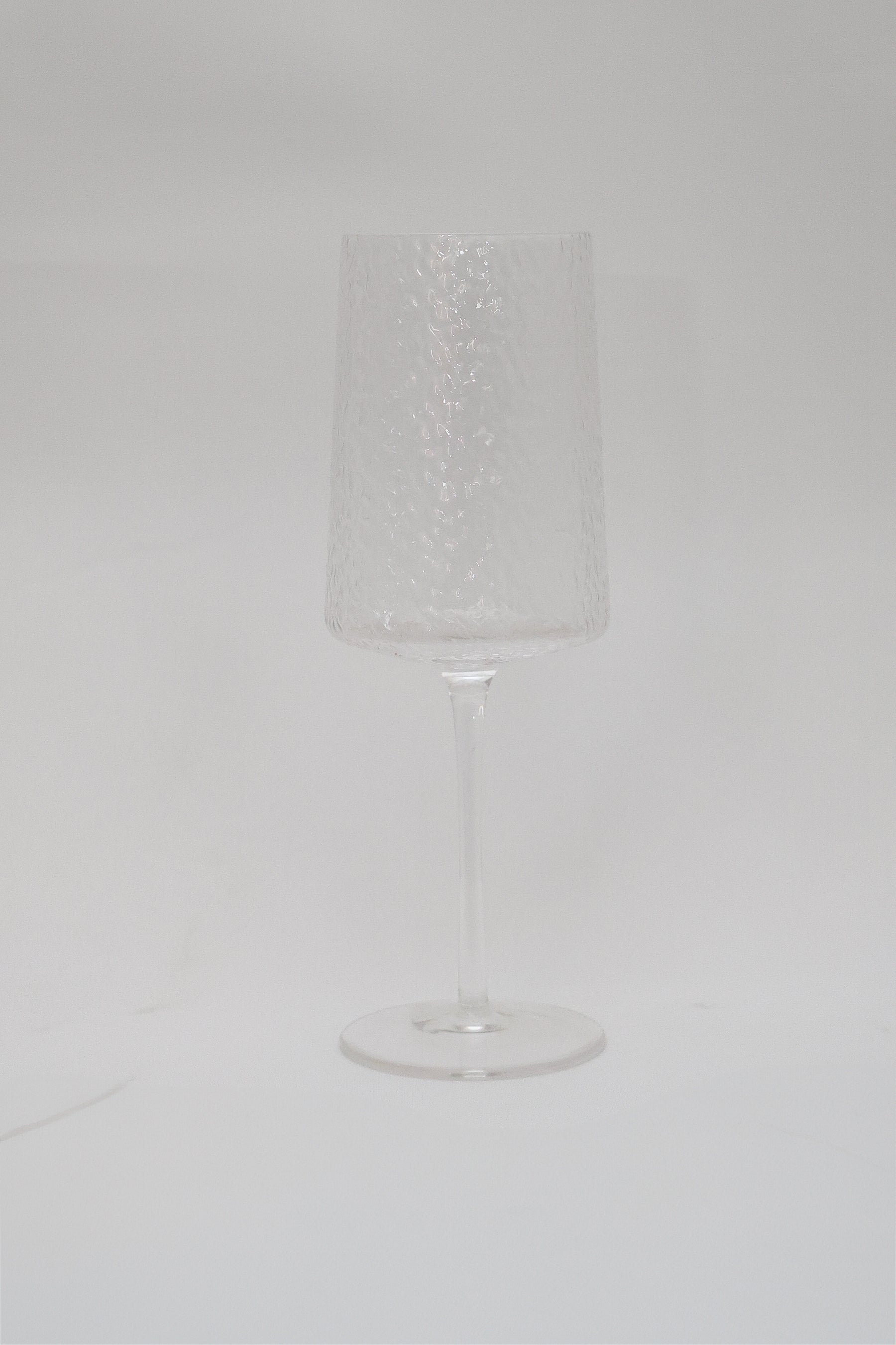 Taça de Cristal Petra p/ Vinho Martelado Lyor