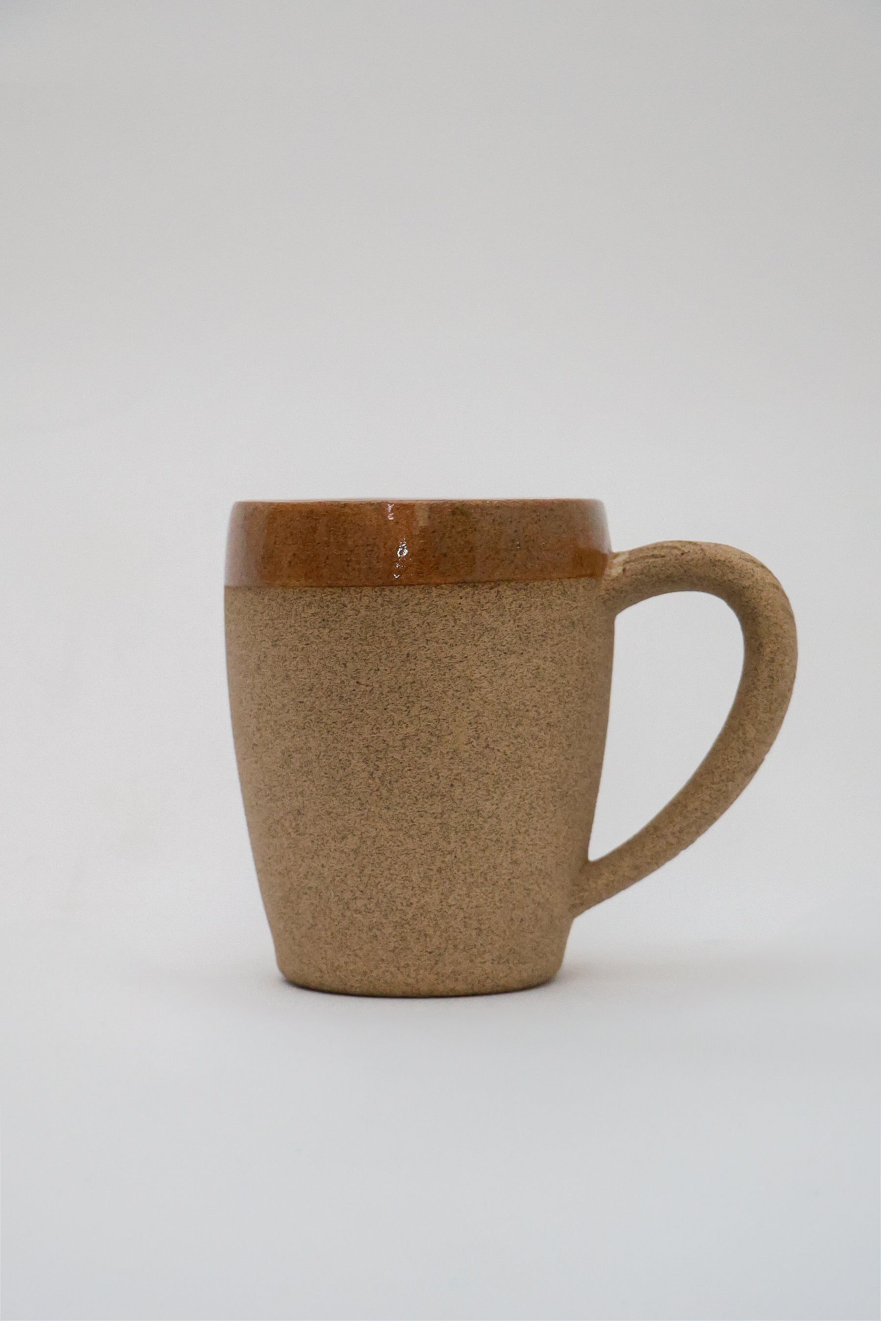 Caneca Cerâmica Artesanal Mari Silva