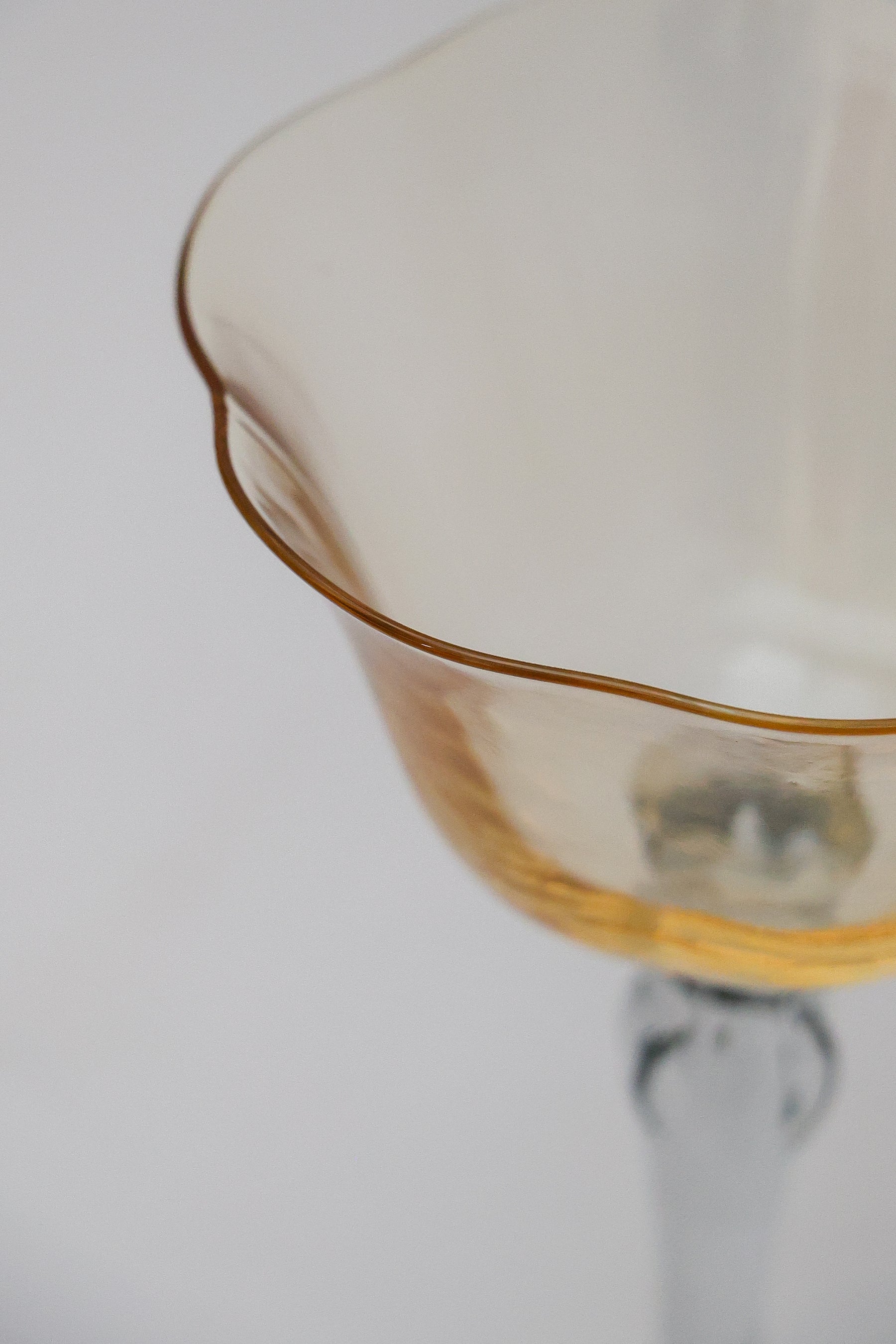 Taça de Vidro Coupe Holanda 180ml - Amarelo e Cinza