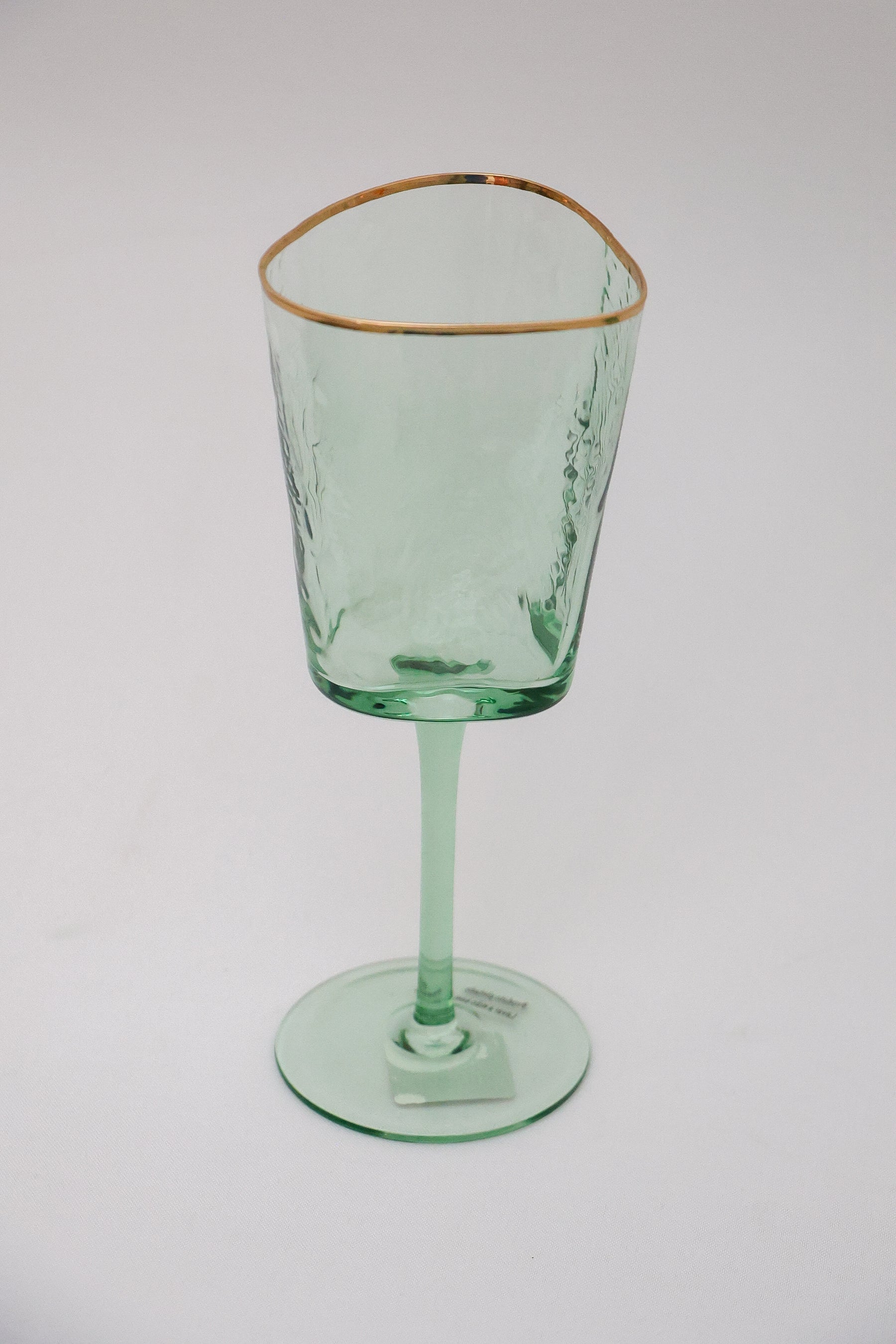 Taça de Vidro P/ Vinho Amazônia Ouro 330ml