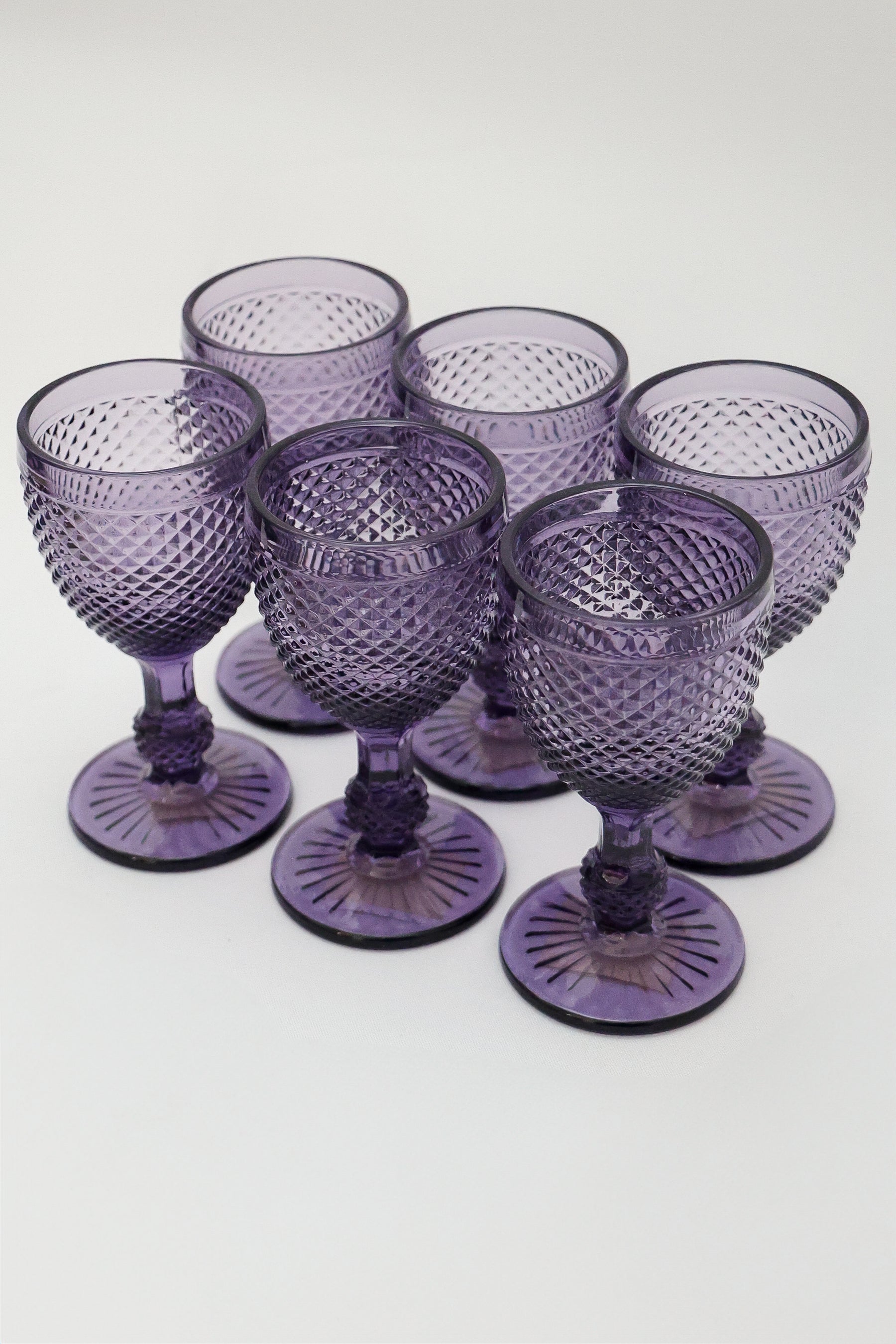 Taça de Vidro Bico de Jaca Roxa