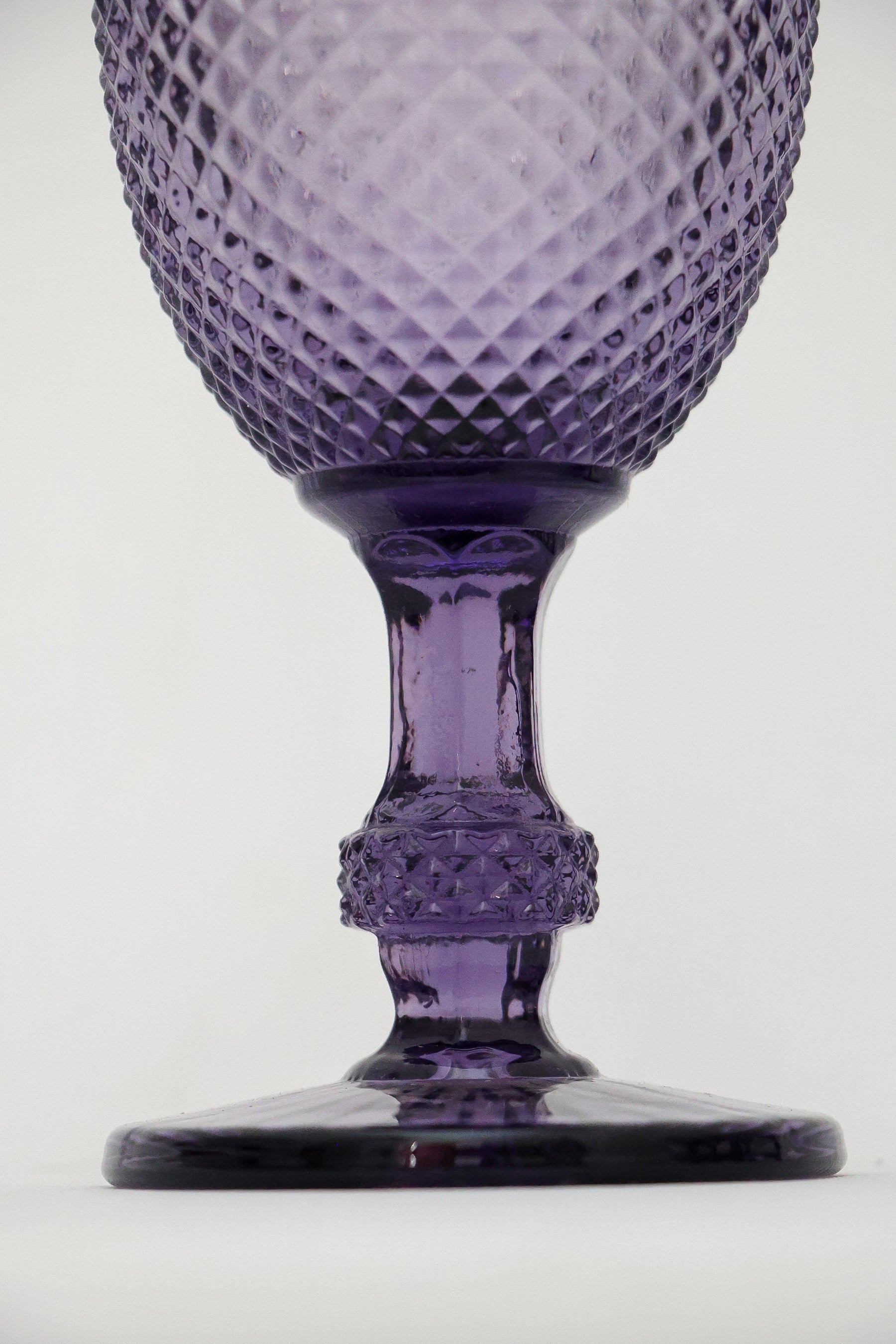 Taça de Vidro Bico de Jaca Roxa