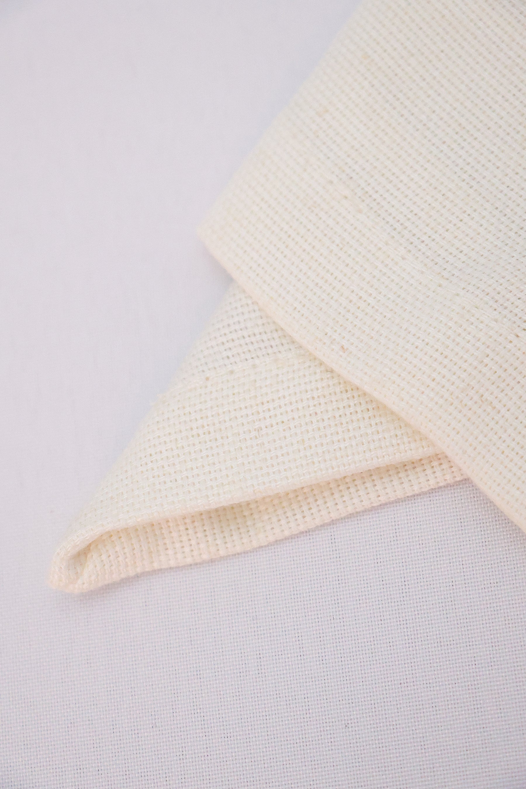 Guardanapo Linhão Off White Bordado Libélula Mameg