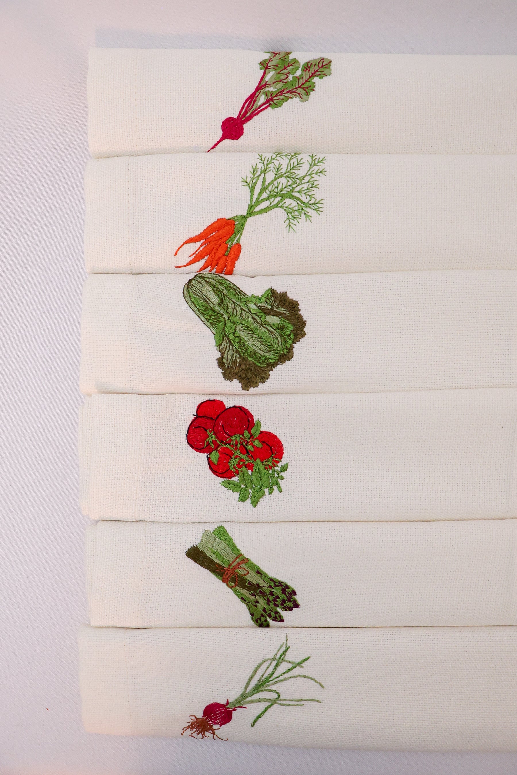 Guardanapo Linhão Off Bordado Vegetais