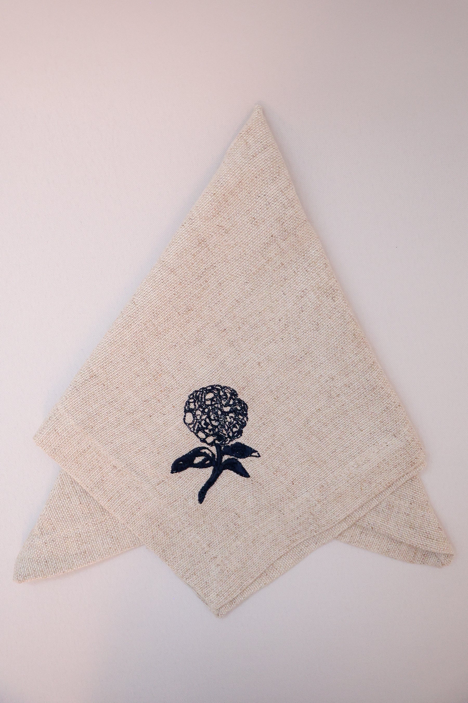 Guardanapo Linhão Off Bordado Hortencias Gardênia