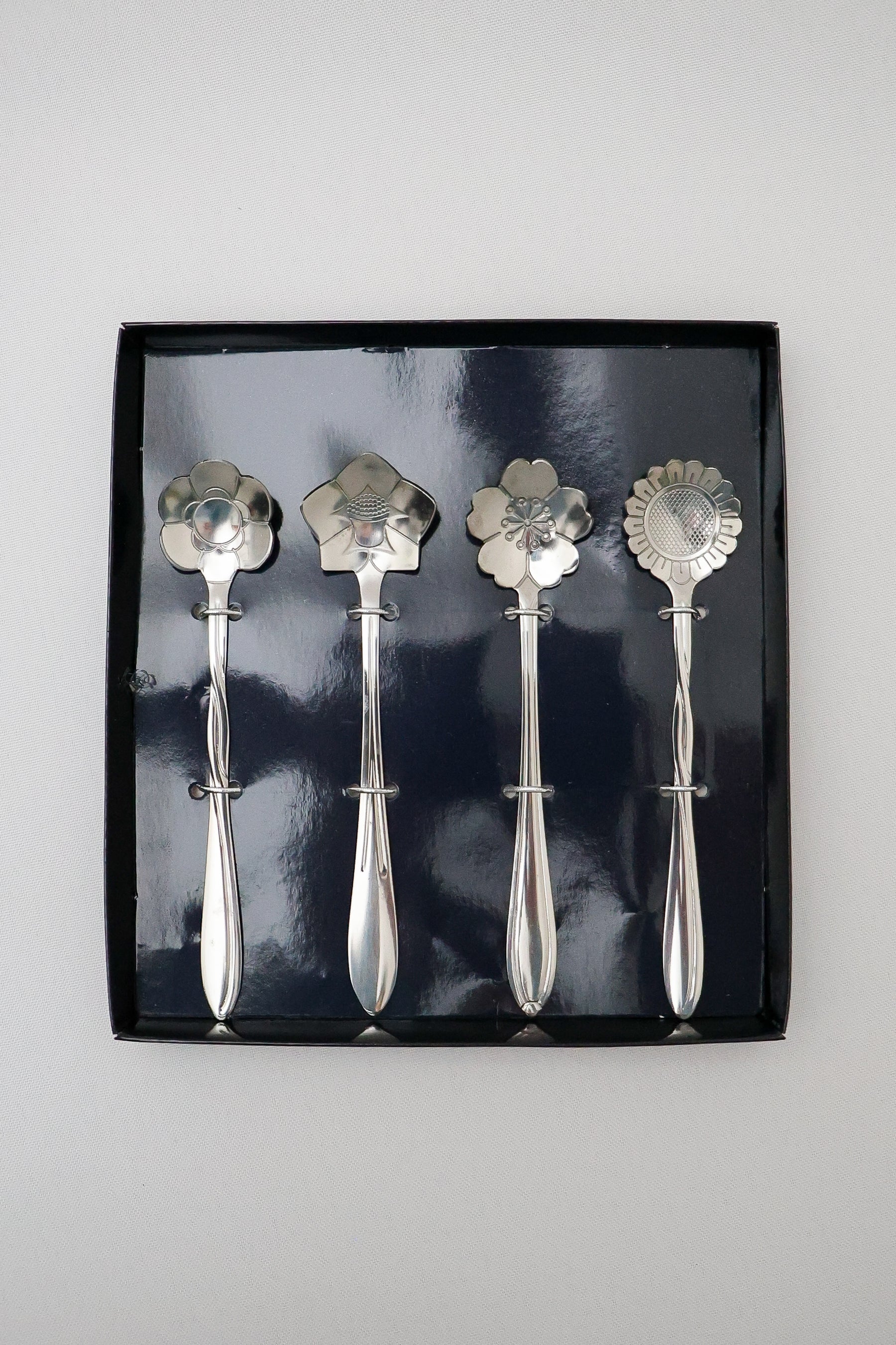 Colheres Aço Inox Flores Prata Wolff