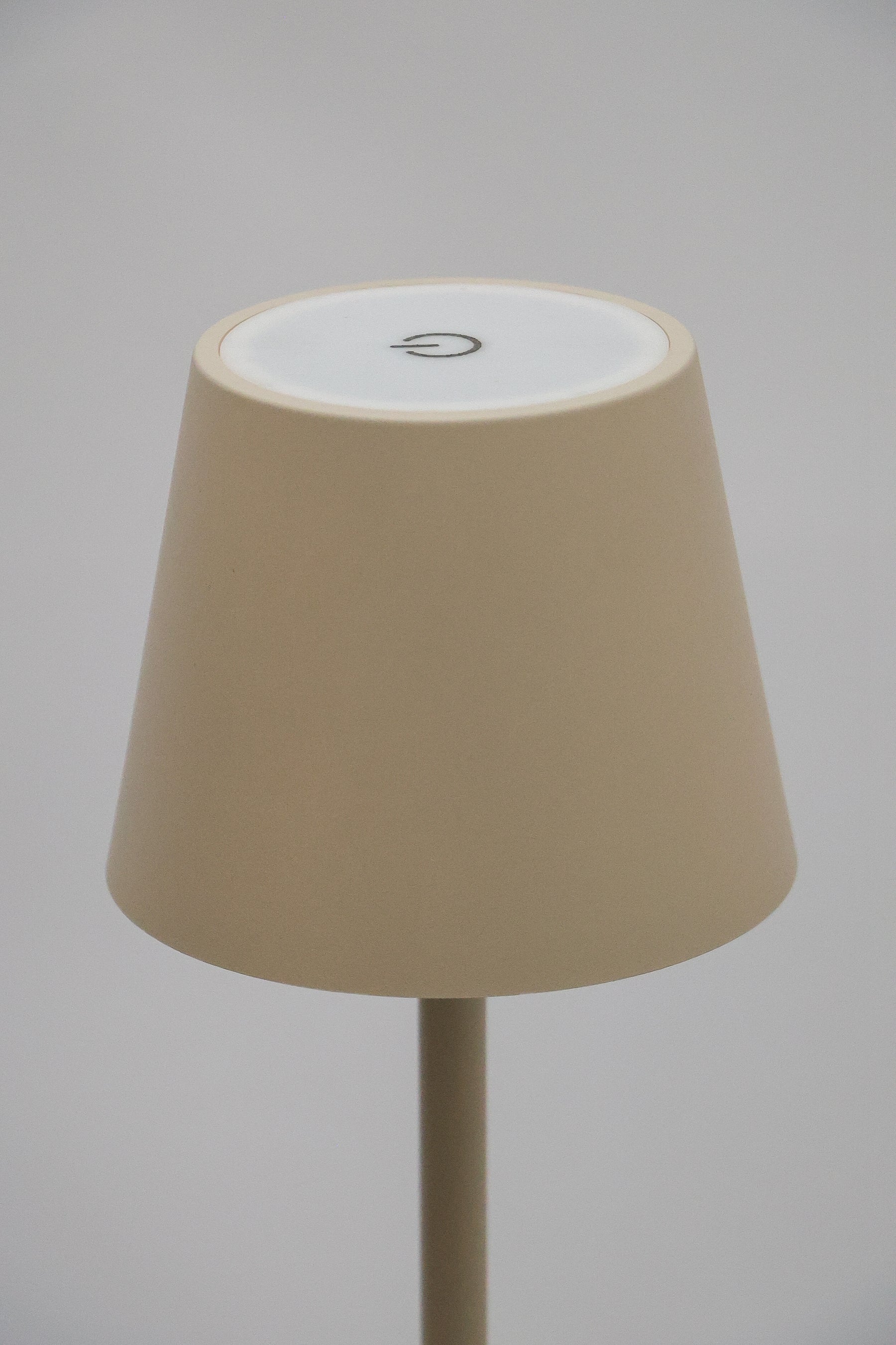 Luminária de Mesa Tátil Ross