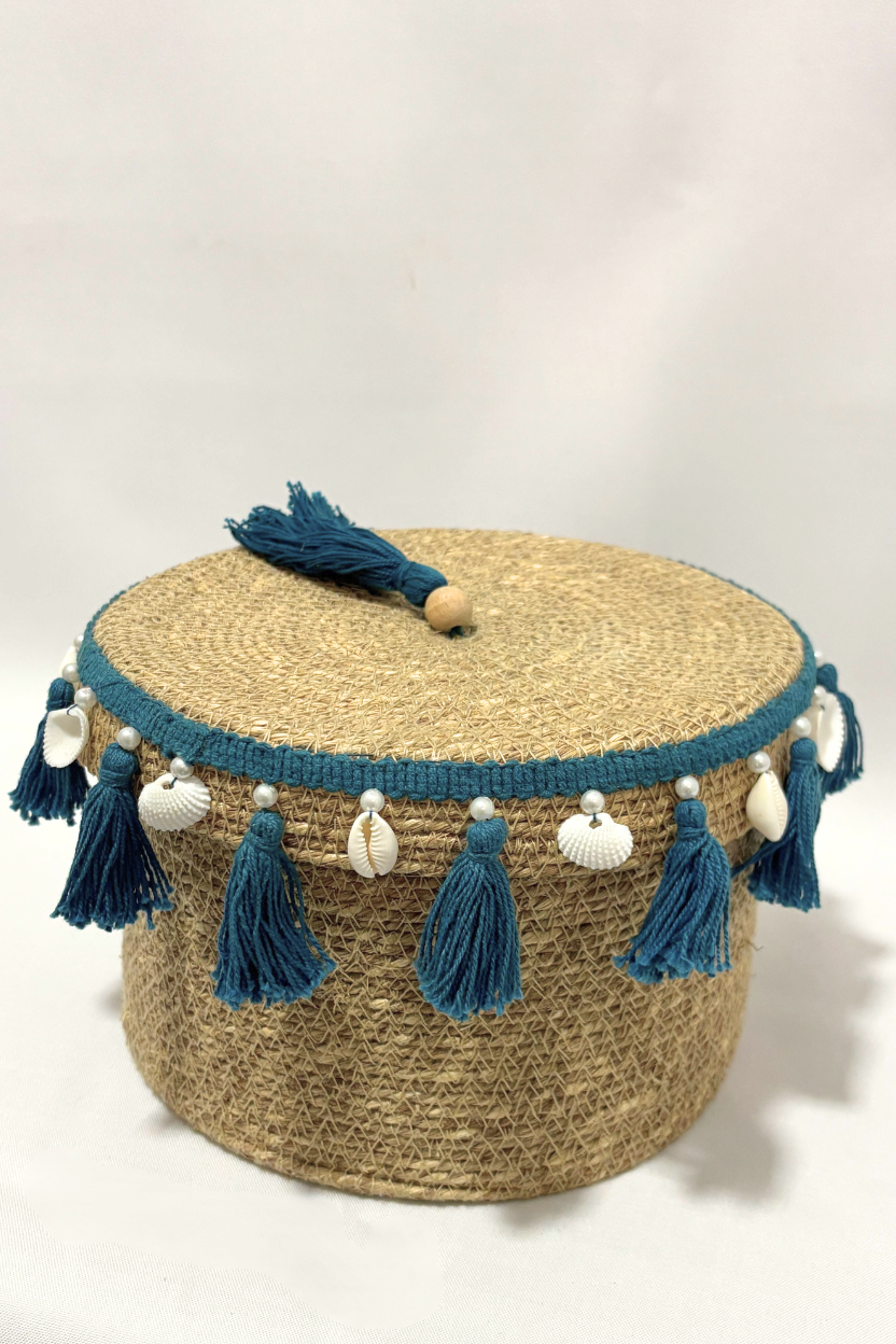 Caixa Redonda Organizadora em Palha Straw com Tassels e Búzios