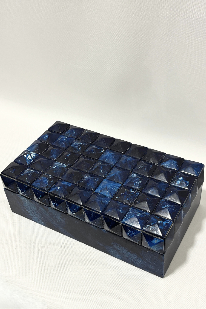 Caixa Organizadora em Madeira Design Pirâmide Marmorizada