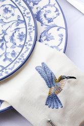 Guardanapo Linhão Off White Bordado Beija Flor Azul, Mameg