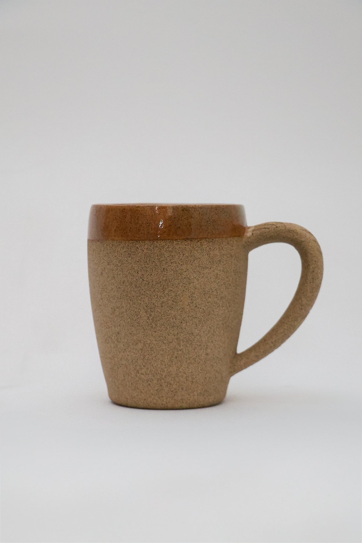 Caneca Cerâmica Artesanal Mari Silva