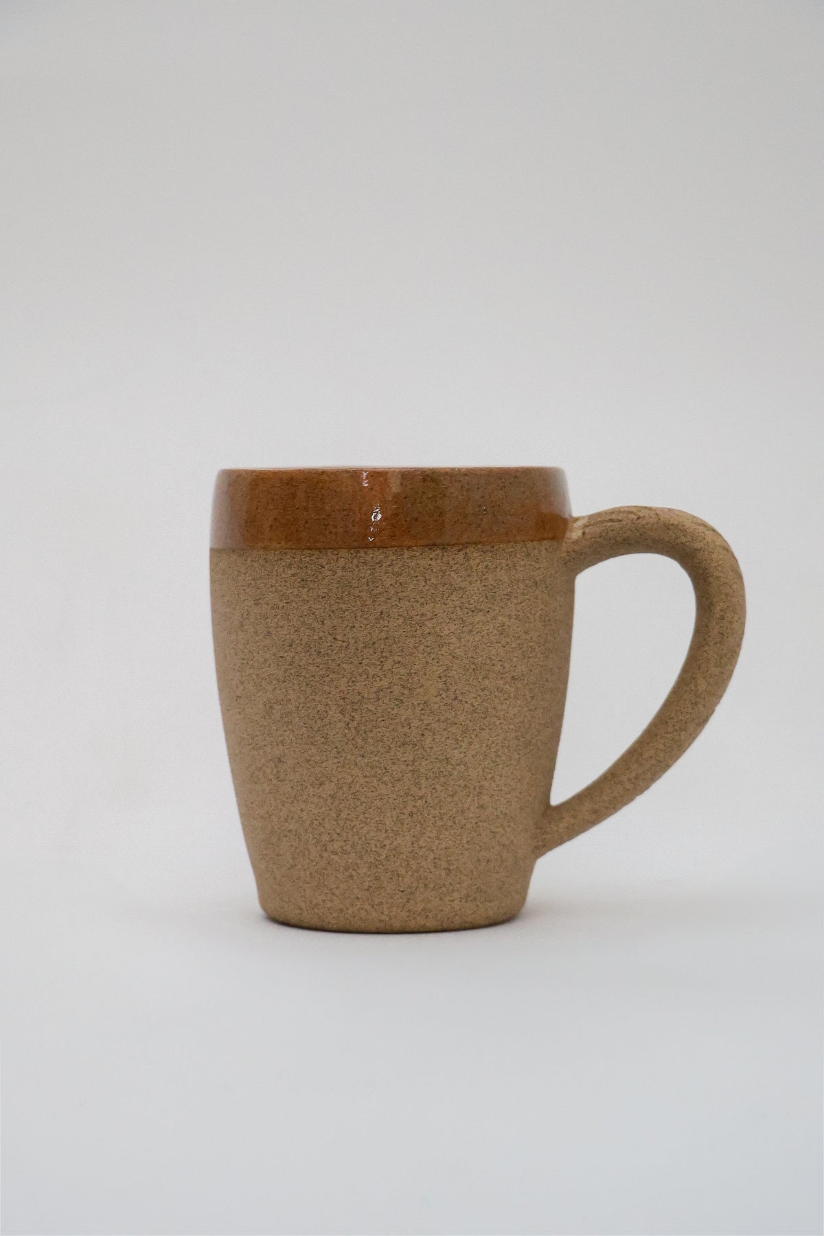 Caneca Cerâmica Artesanal Mari Silva