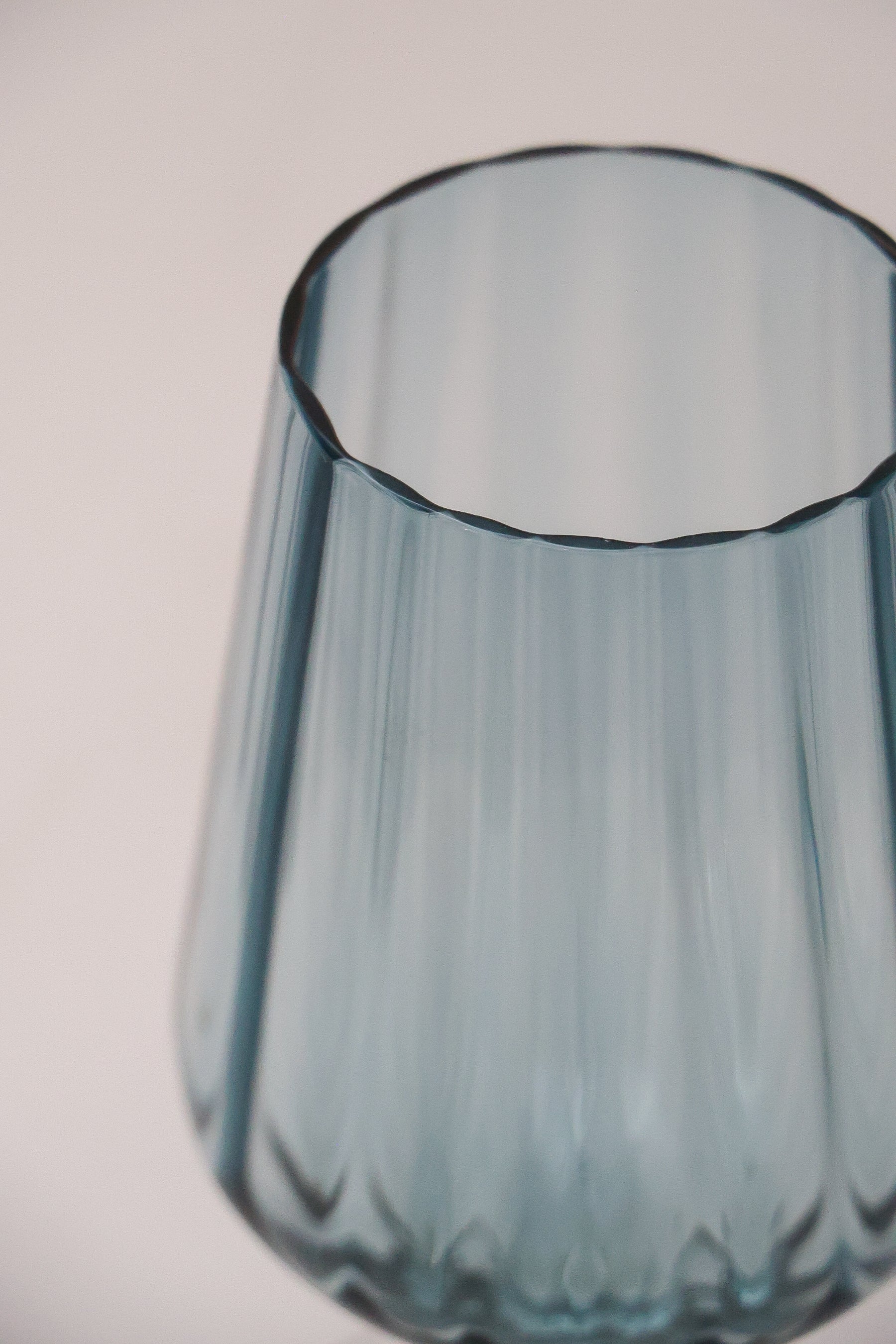 Taça de Vidro P/ Cerveja Azul Marinho 500ml