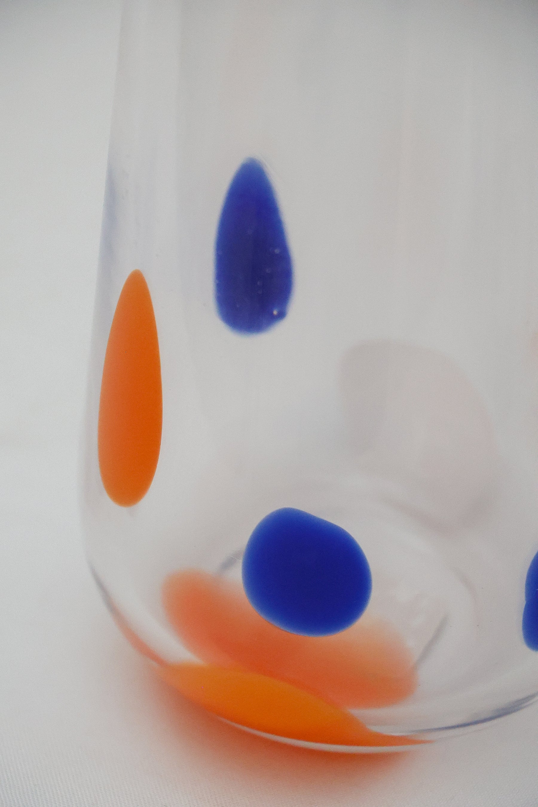 Jarra de vidro Pétala Fracalanza 1,2L- Laranja, Azul, Branca