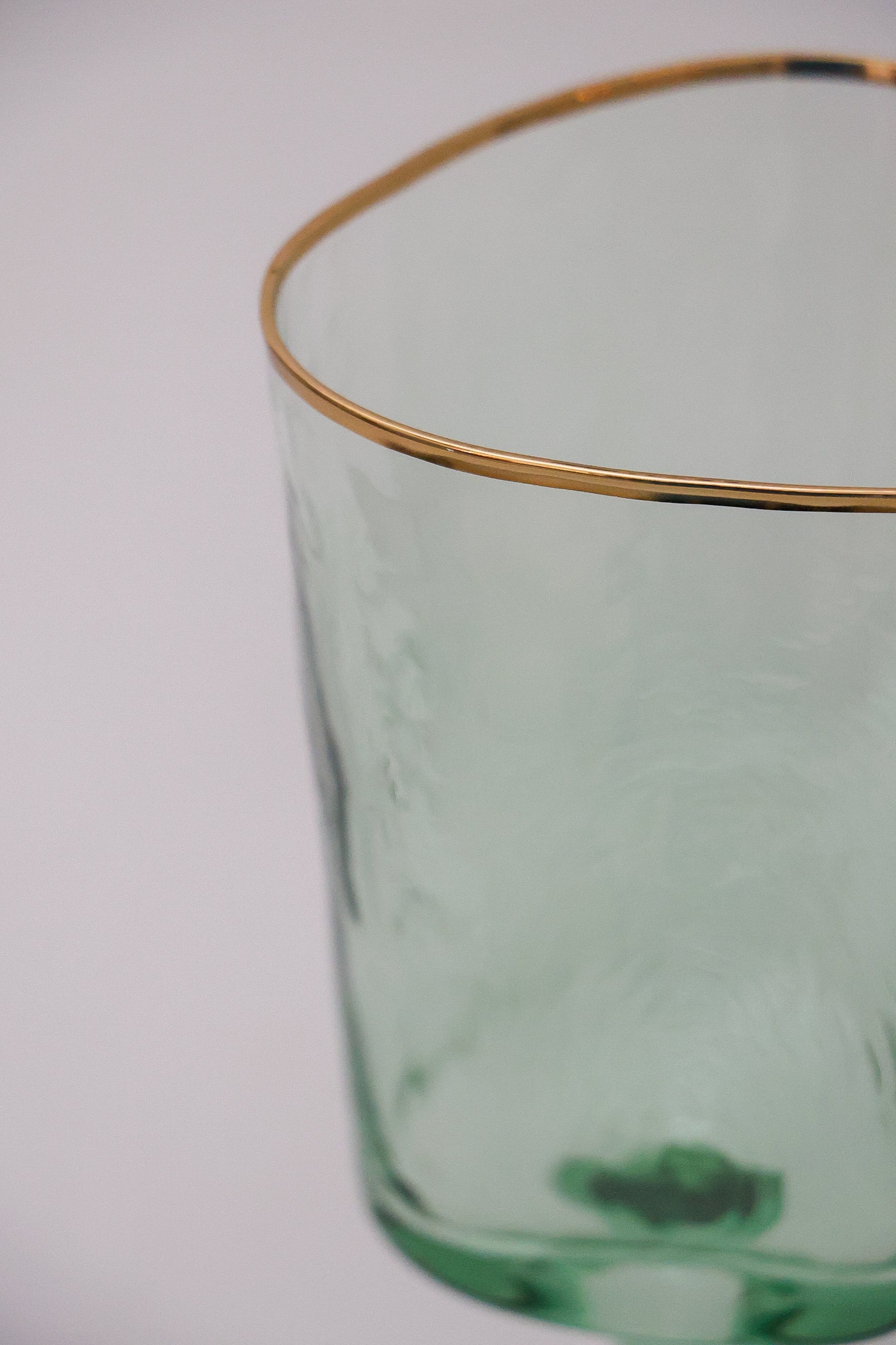 Taça de Vidro P/ Vinho Amazônia Ouro 330ml