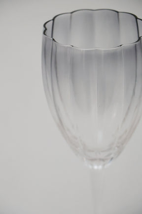 Taça de Vidro Belga Transparente e Cinza 320ml