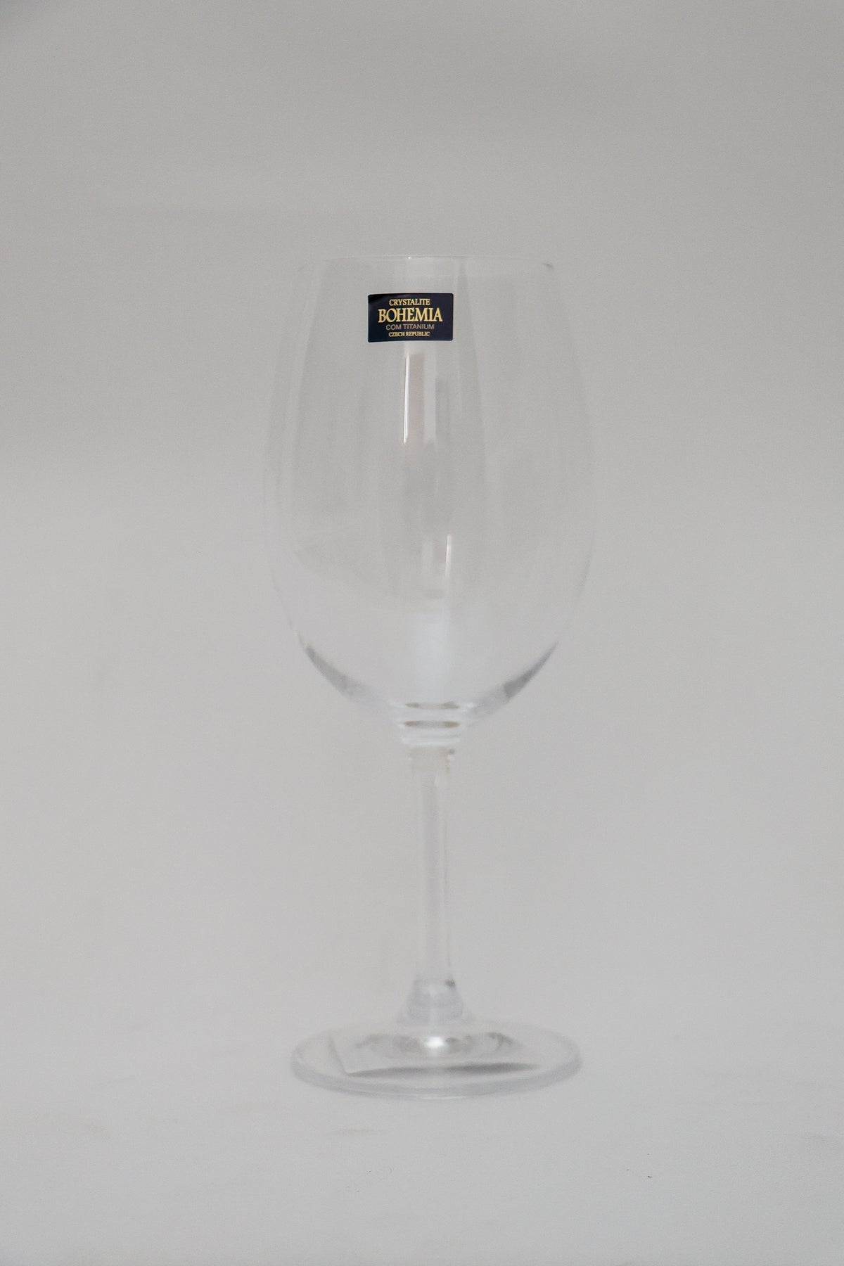 Taça de Cristal p/ Vinho linha Bohemia Lyor 580ml