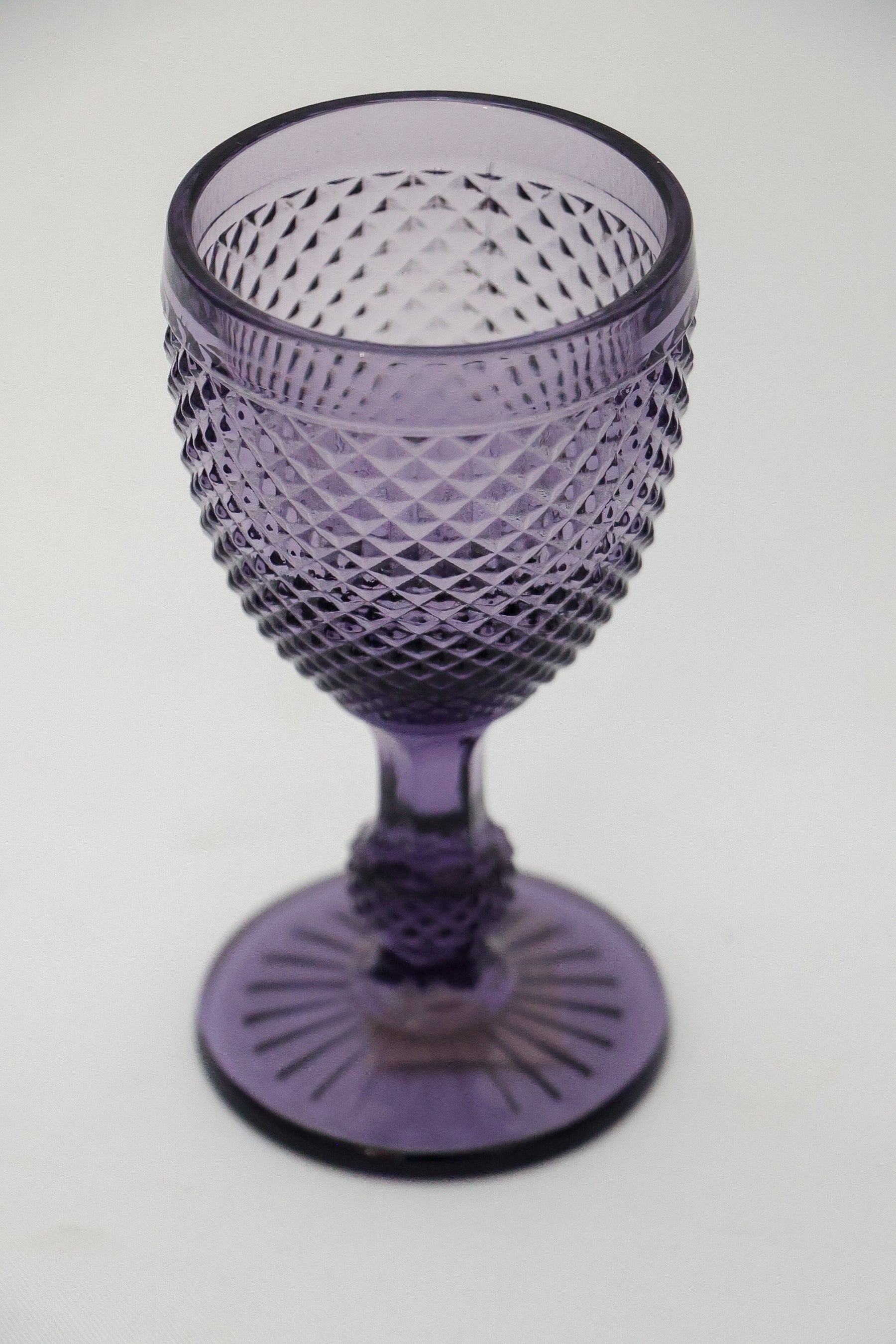 Taça de Vidro Bico de Jaca Roxa