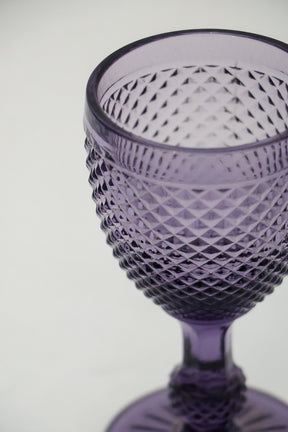 Taça de Vidro Bico de Jaca Roxa
