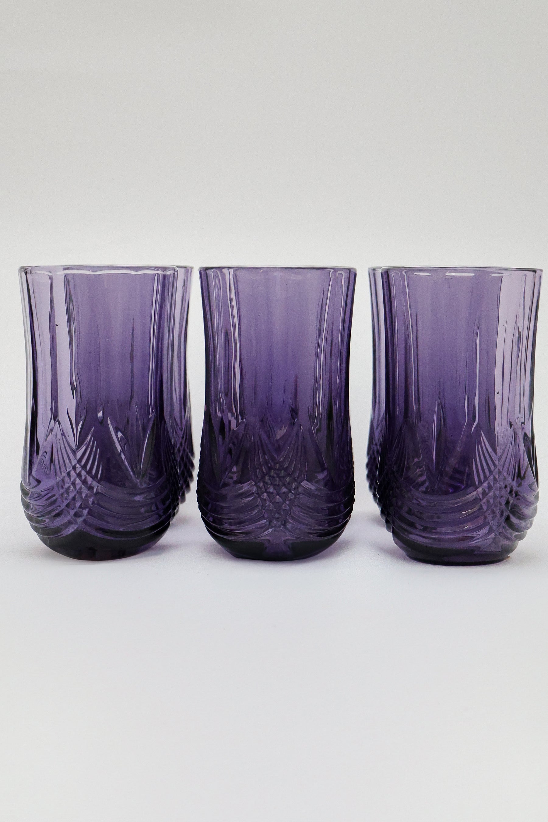 Copo de Vidro Alto Roxo