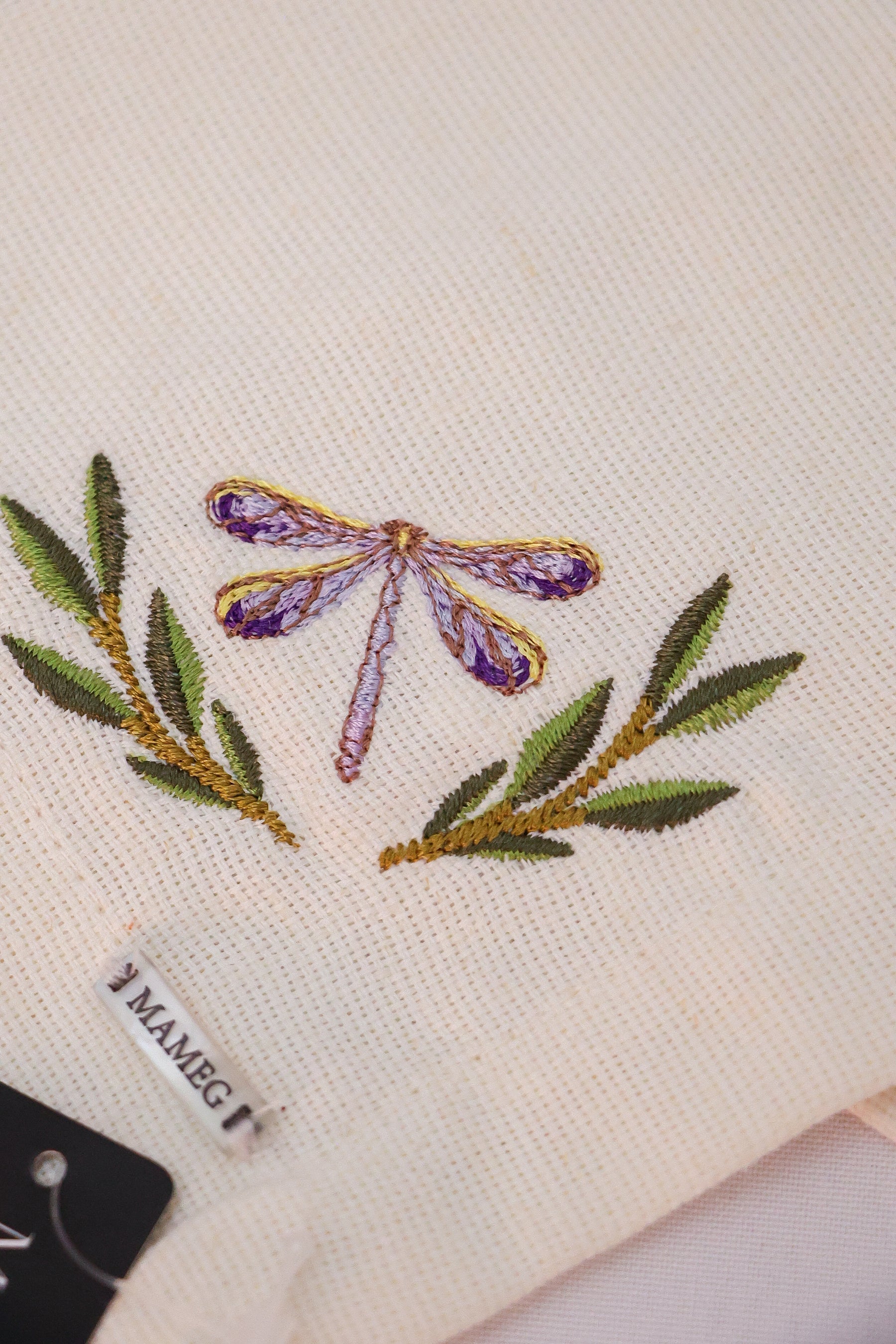 Guardanapo Linhão Off White Bordado Libélula Mameg