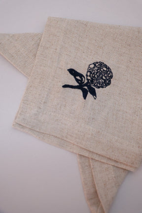 Guardanapo Linhão Off Bordado Hortencias Gardênia