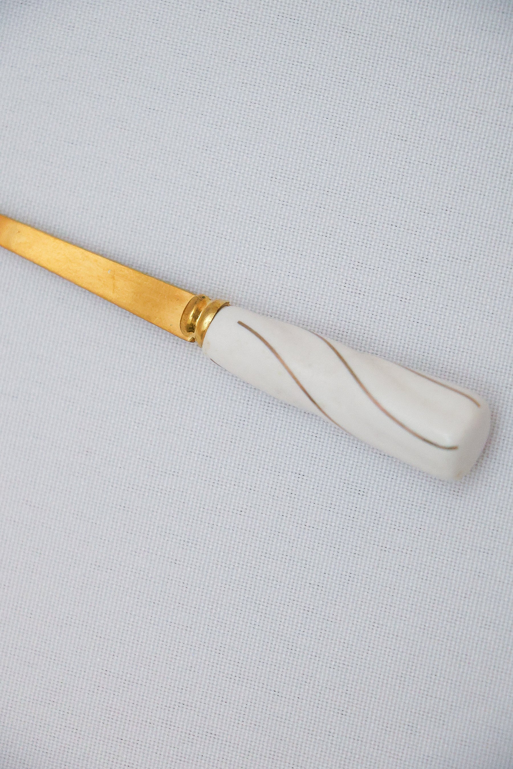 Garfos para Aperitivo Aço Inox Dourado com cabo Cerâmica Branca Wolff