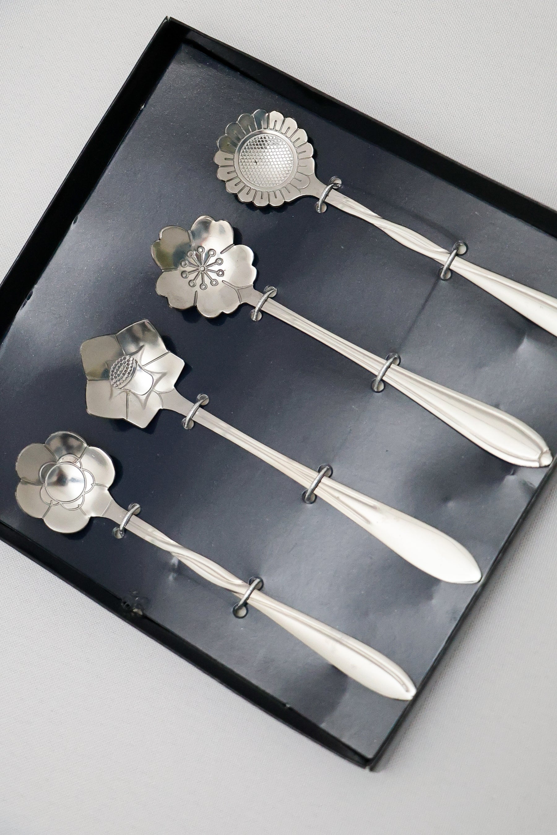 Colheres Aço Inox Flores Prata Wolff