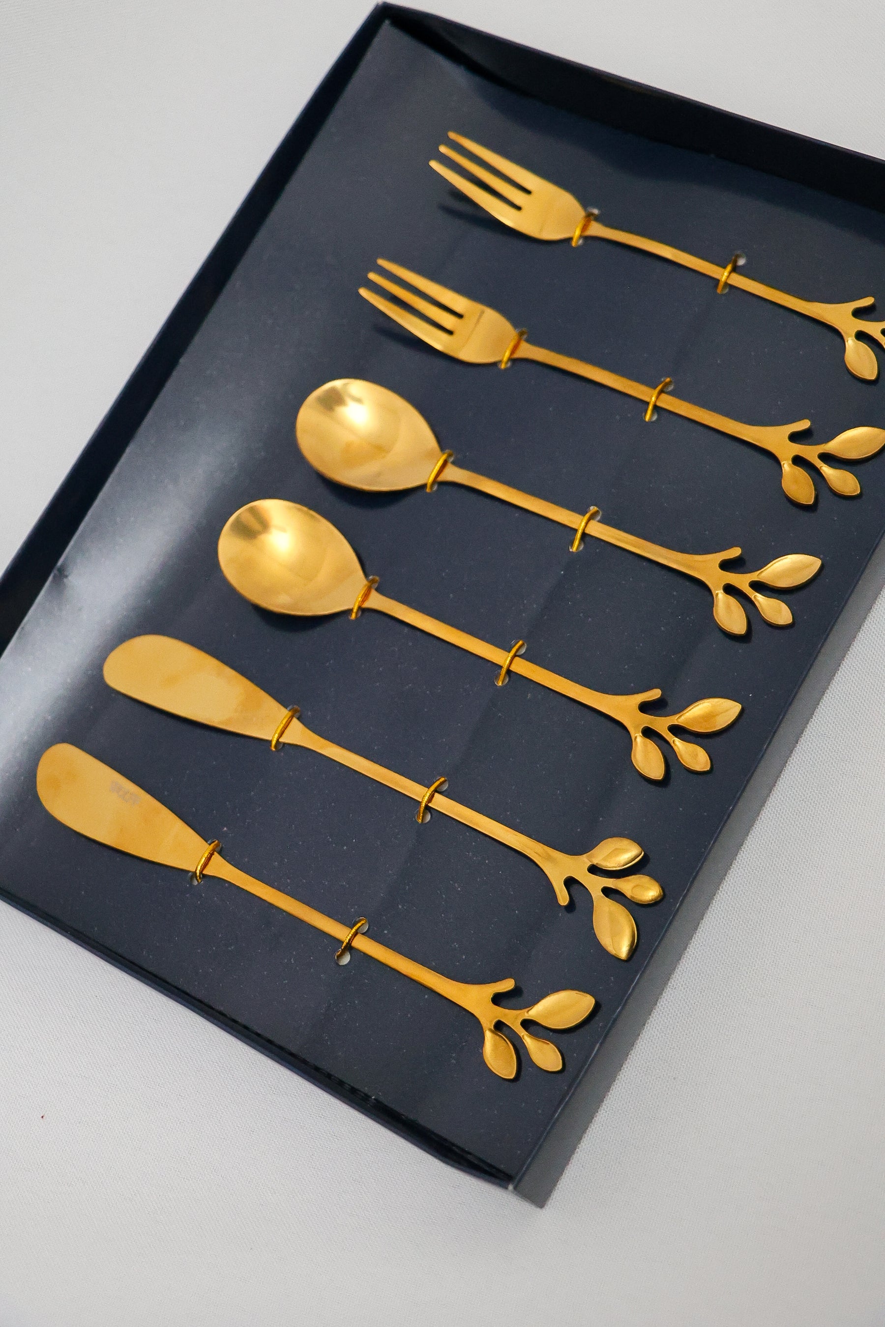 Talheres Aço Inox Leaves Dourado Wolff