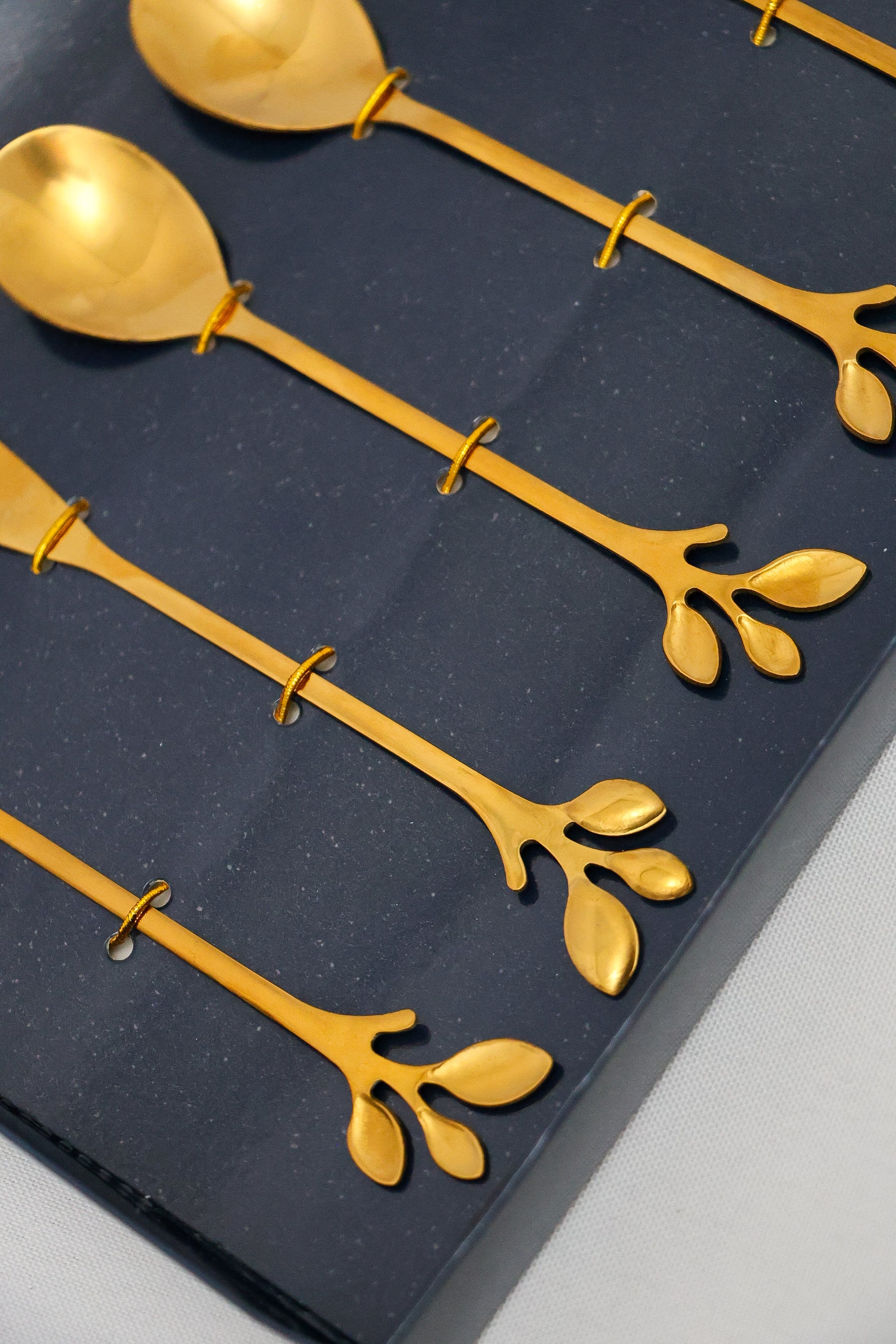 Talheres Aço Inox Leaves Dourado Wolff