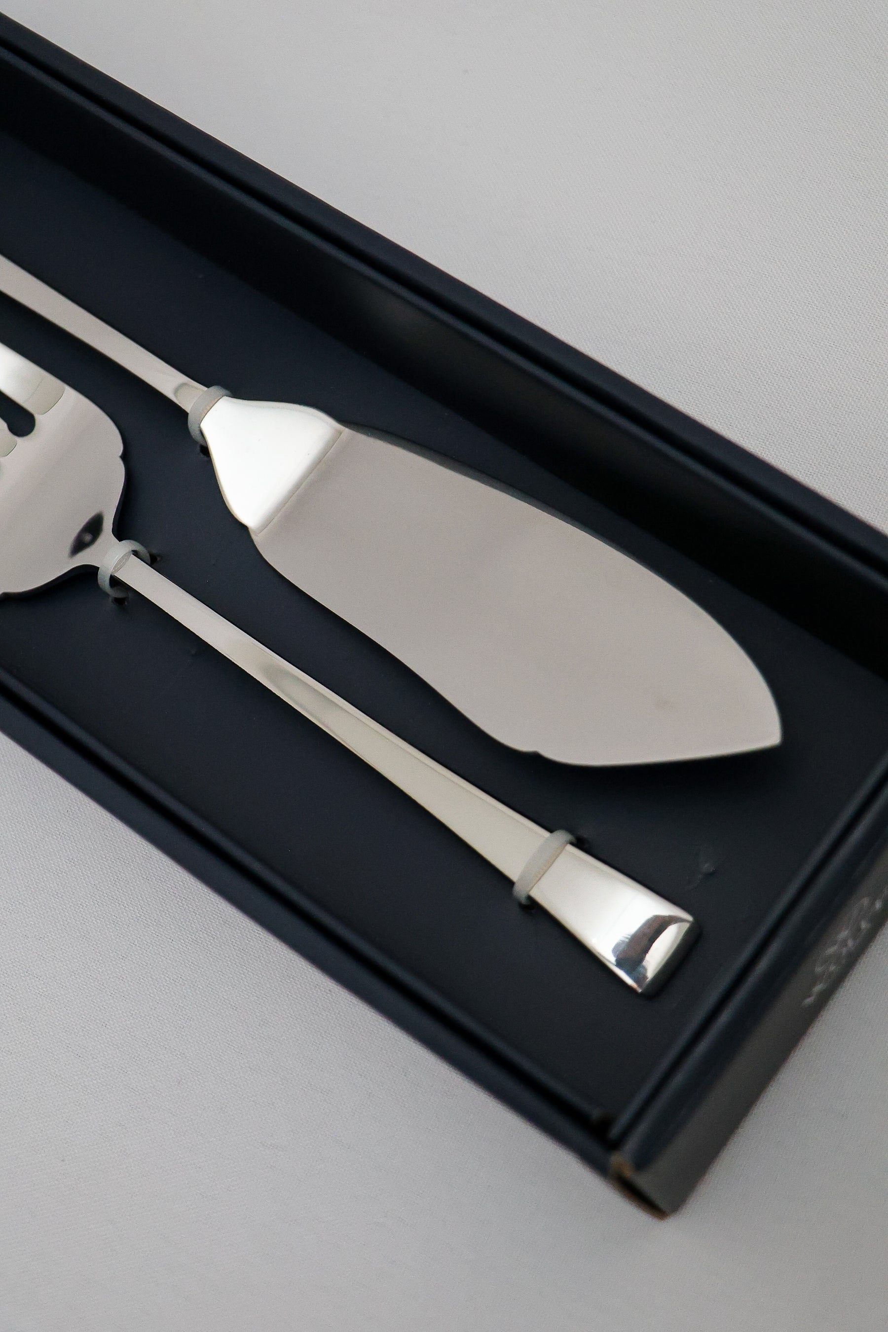 Faca e Garfo Aço Inox Berna para servir peixe Wolff