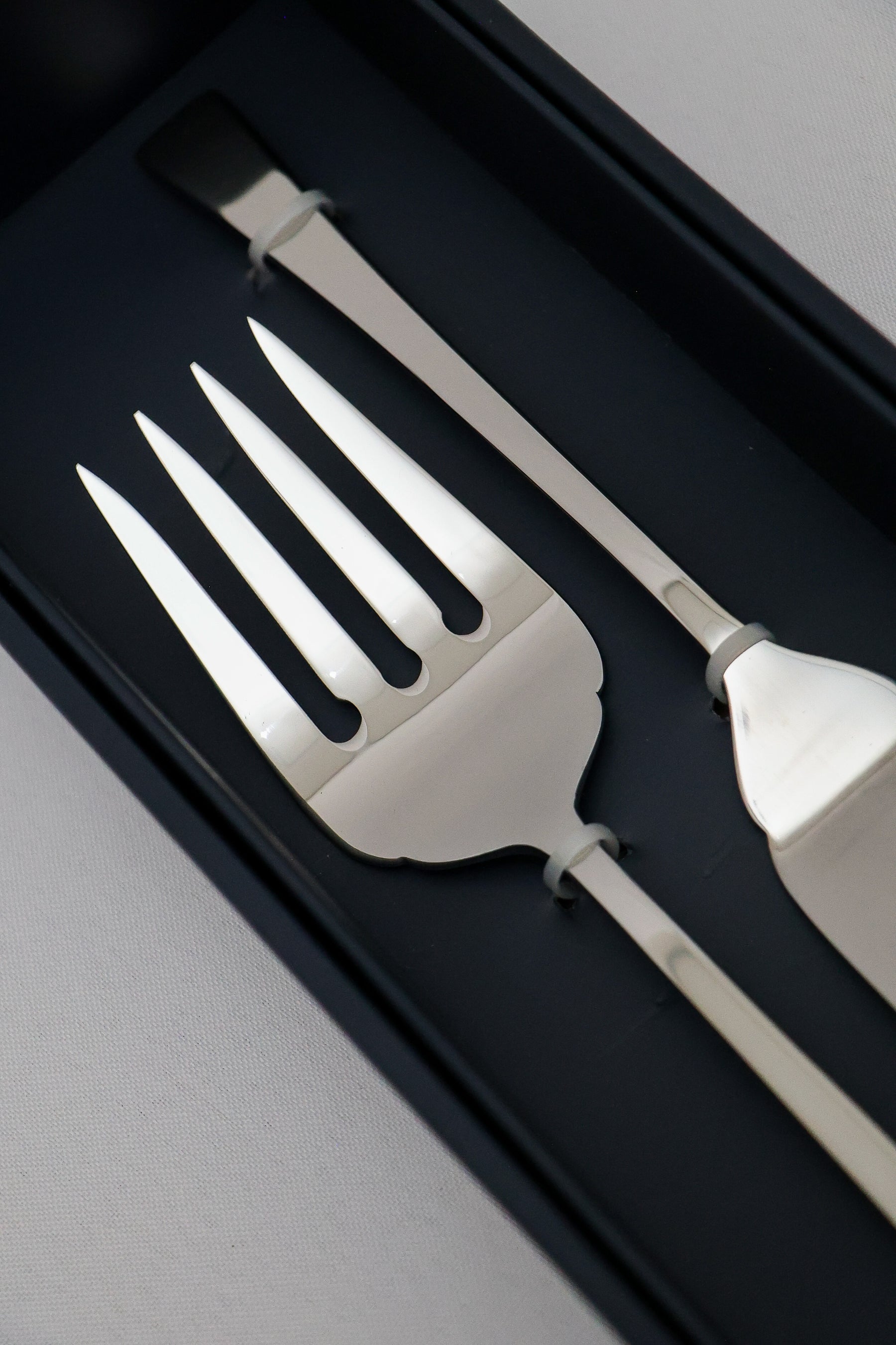 Faca e Garfo Aço Inox Berna para servir peixe Wolff