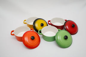 Mini Panelas Porcelana com Tampa Coloridas (Conjunto de 4 Unidades)