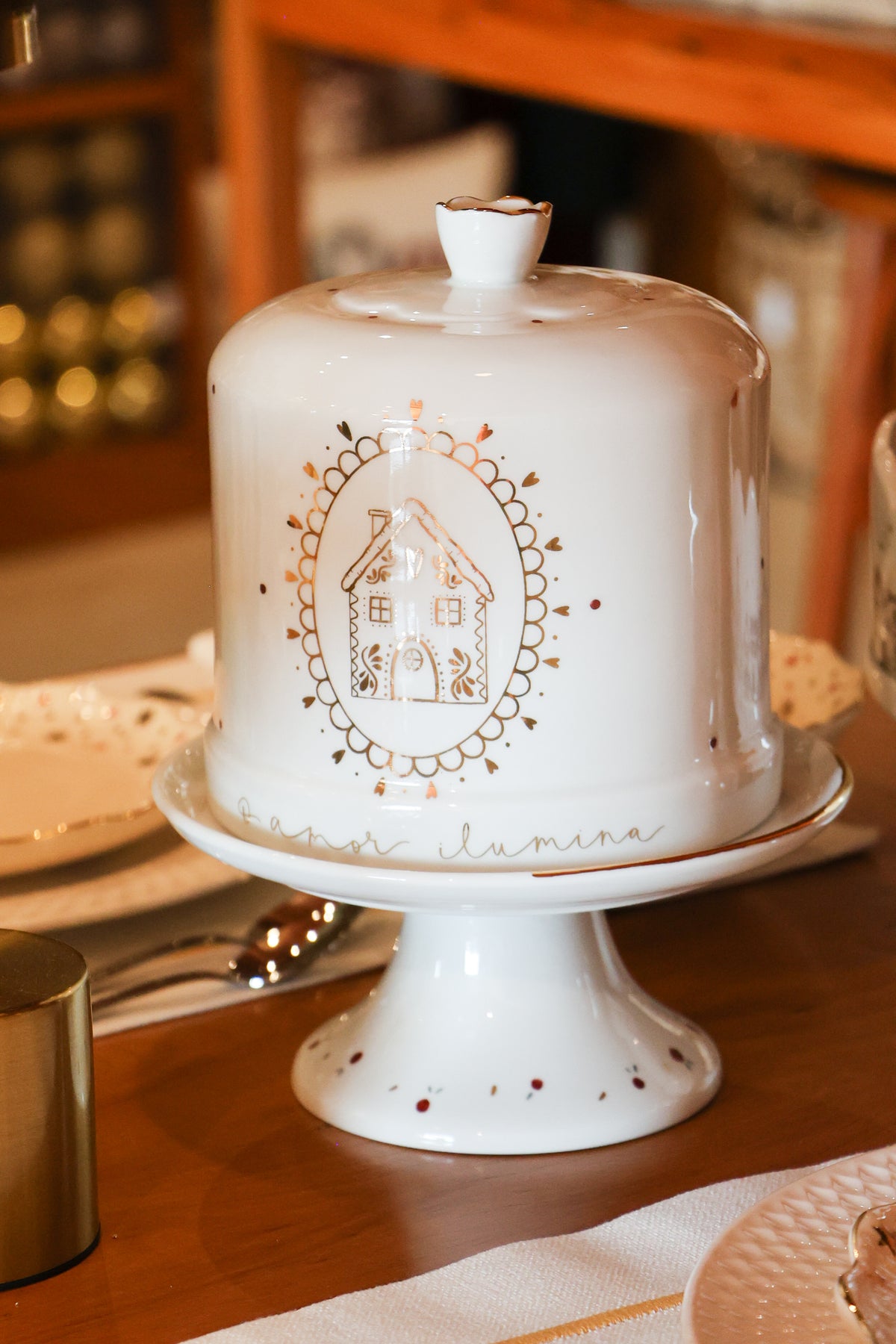 Porta Panetone Cúpula Com Base Ginger