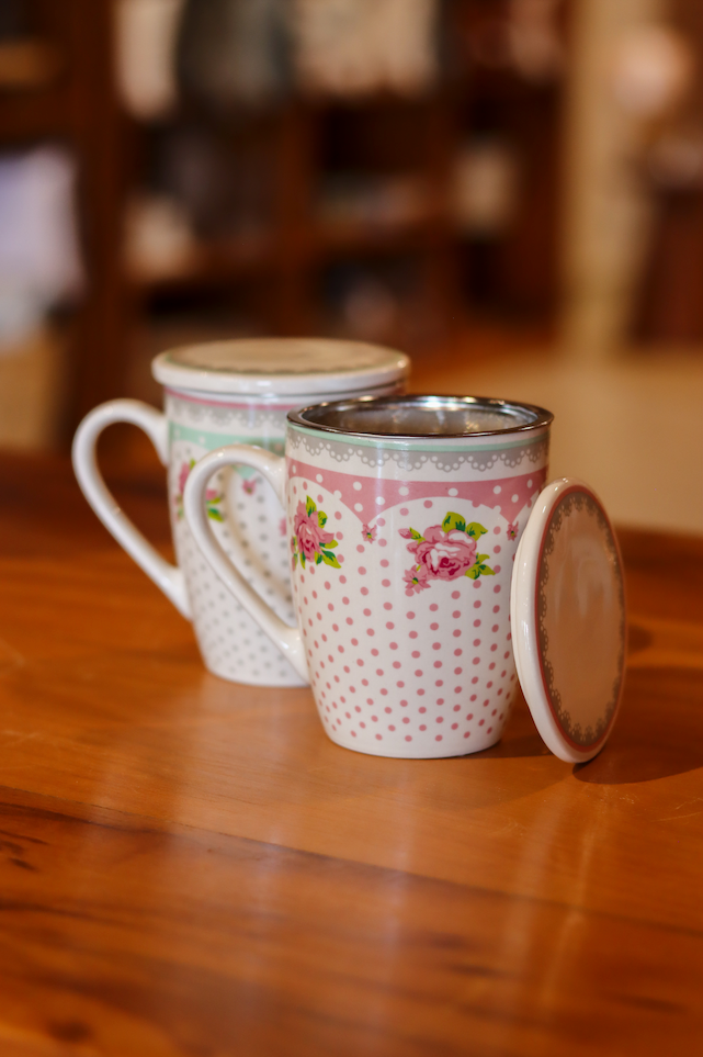 Caneca De Porcelana C/ Tampa E Filtro P/ Chá Lyor