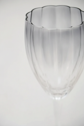 Taça de Vidro Belga Transparente e Cinza 320ml