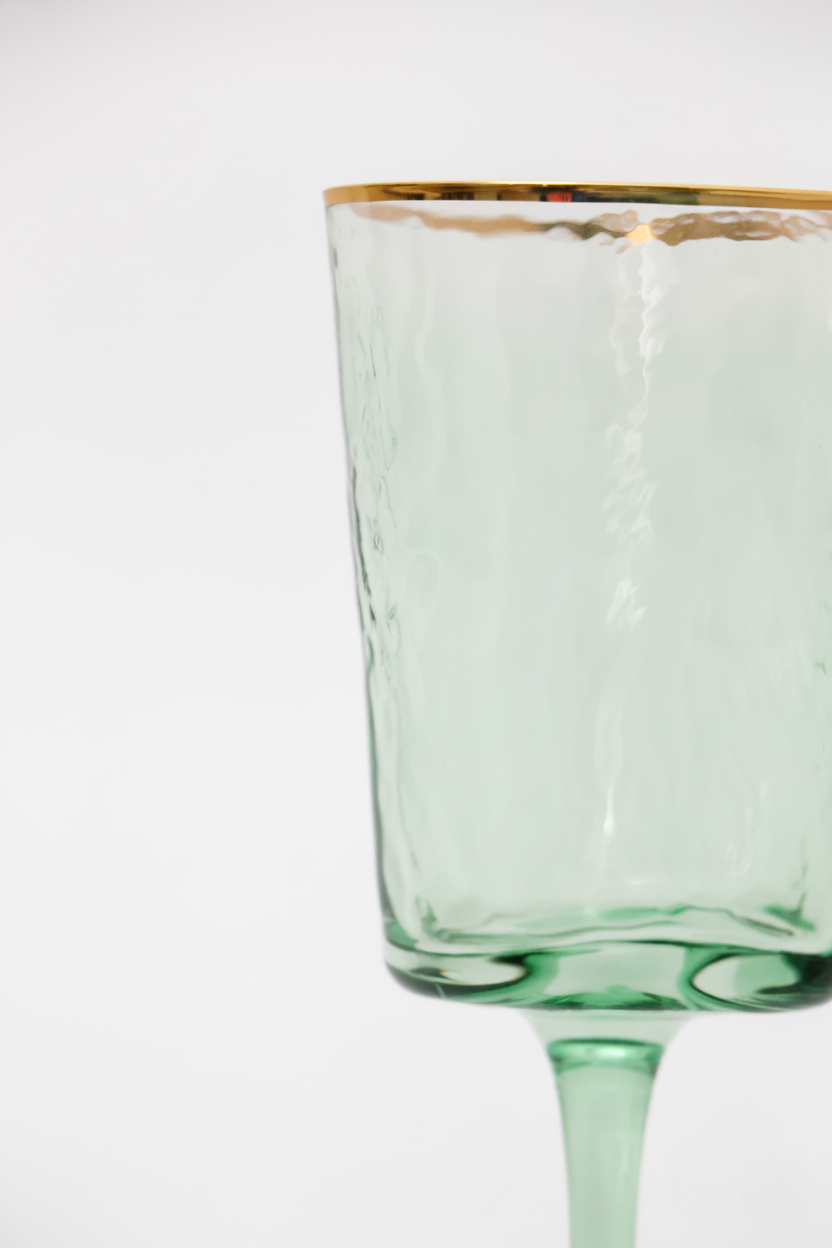 Taça de Vidro p/ Vinho Amazônia Ouro 330ml