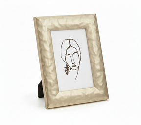 Porta Retrato Dourado em Polirresina Martelado Mart