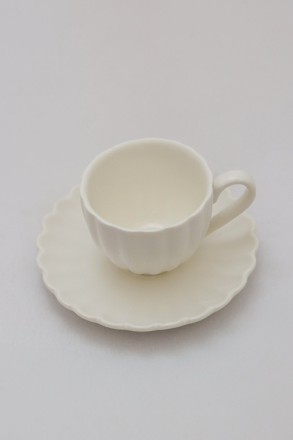 Xícara de Café com Píres Pétalas Wolff