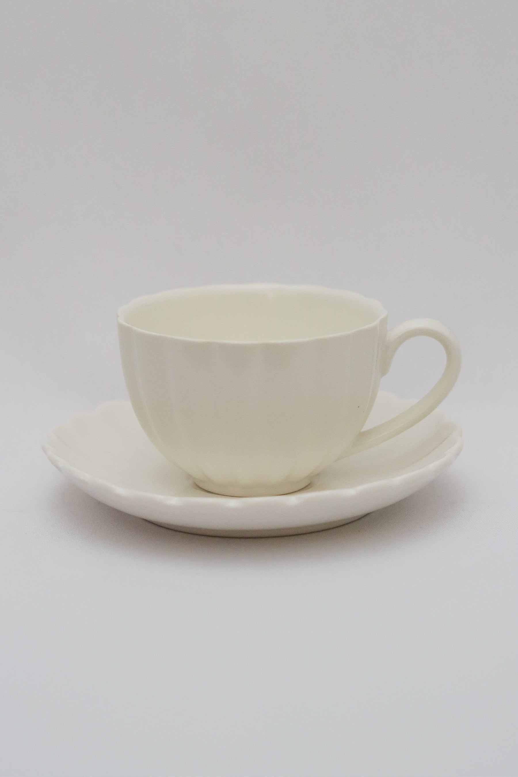 Xícara de Chá Com Píres Pétalas Wolff