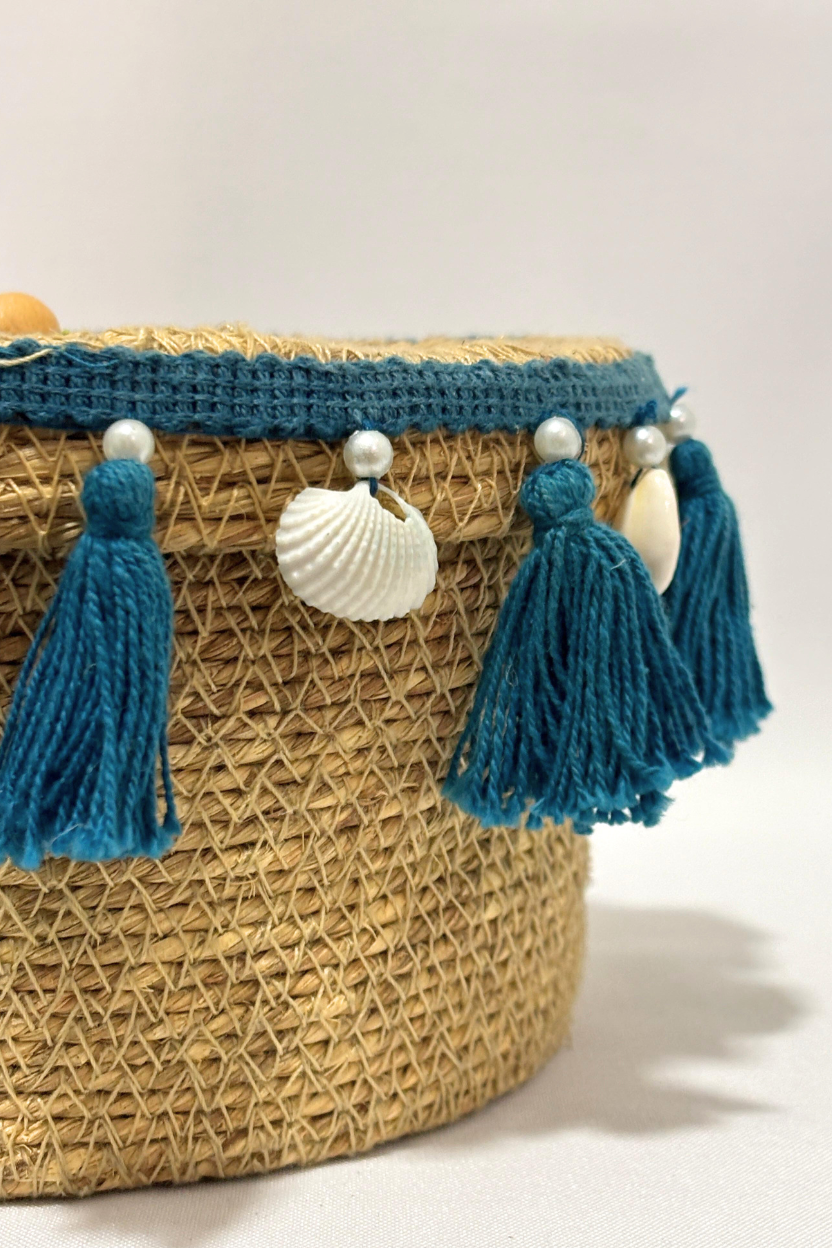 Caixa Redonda Organizadora em Palha Straw com Tassels e Búzios