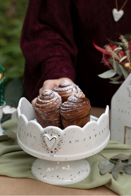 Porta Panetone Cúpula Aberta Com Base Amor